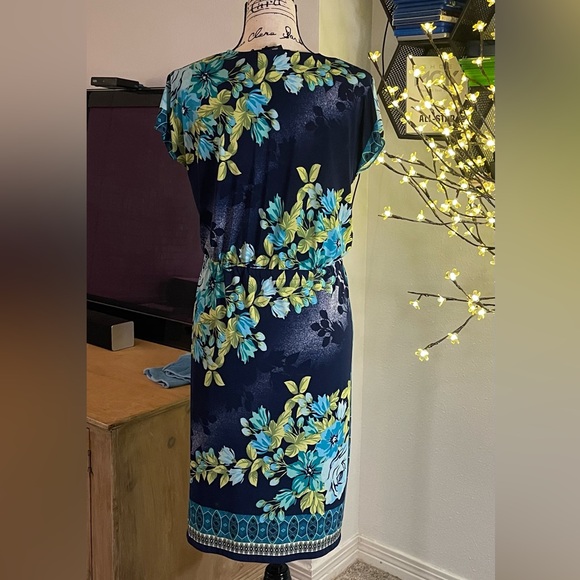 Nina Leonard - Colorful V-neck Faux Wrap Dress - Short Sleeves - Picture 3 of 13